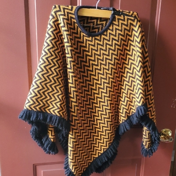 Vintage England Toplet Chevron Poncho in Black and Gold - Picture 1 of 8